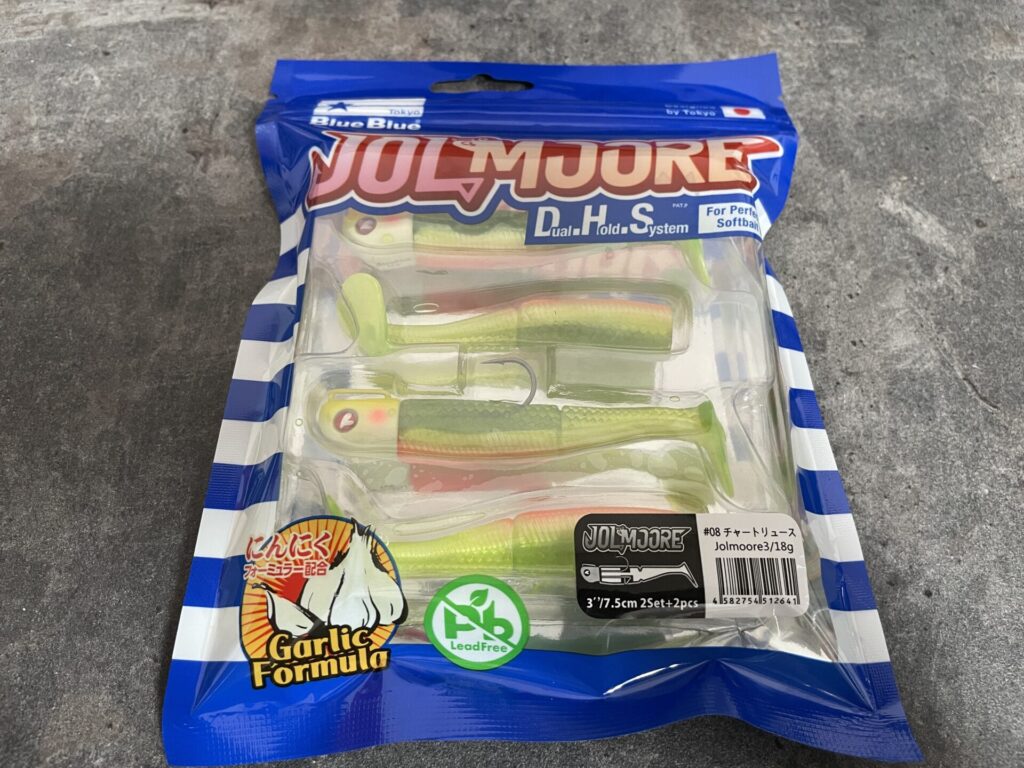 ブルーブルーのジョルムーアの写真。