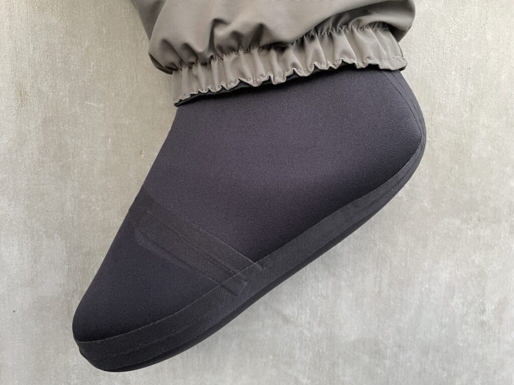 リトルプレゼンツのウェーダーのソックス部の写真。